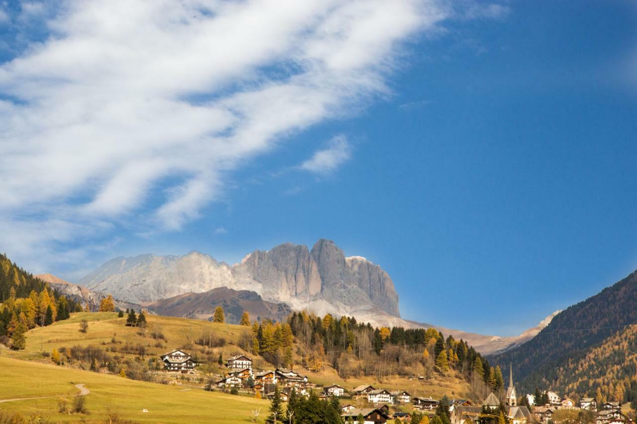 Wellness Fassa Apartment Pozza di Fassa Bagian luar foto